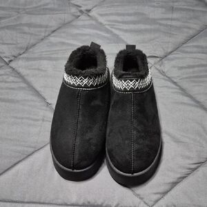 Yoki Black Women's Slippers with White Trim